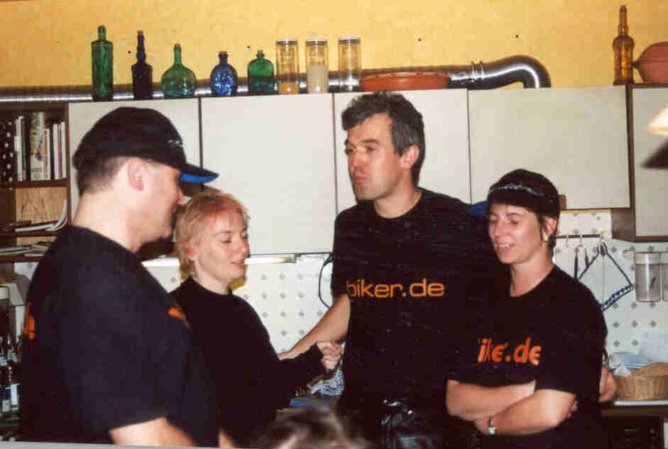 Draggi und Lonesome bringen das Banditen-Paar unter die Kappe