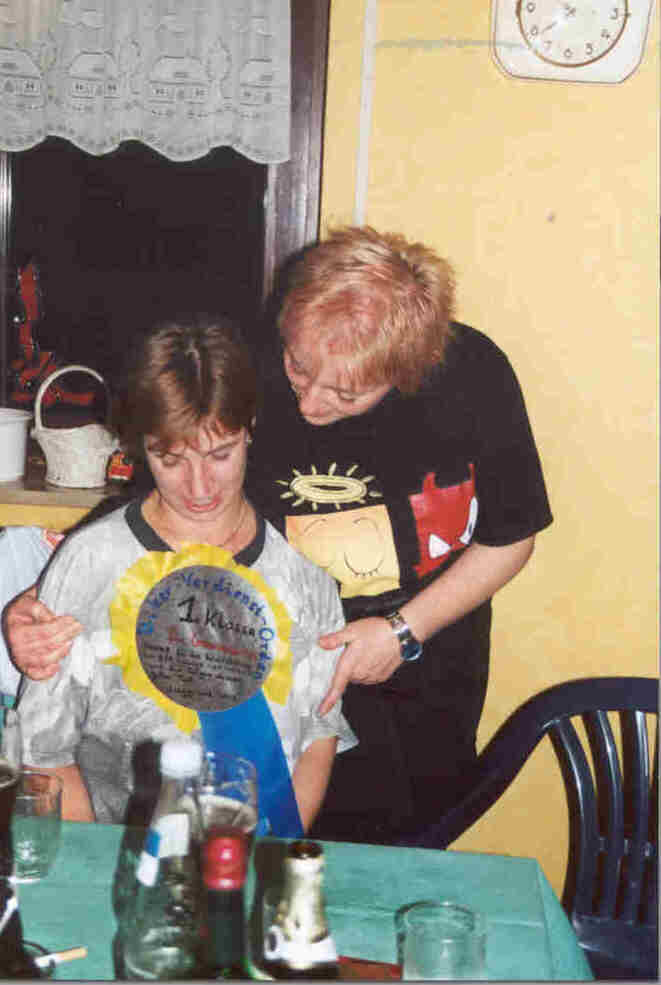 Biker-Verdienst-Orden 1. Klasse f�r eine Sozia